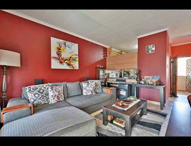 2 BEDROOM APARTMENT FOR SALE IN MEREDALE